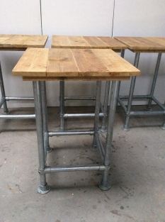 Scaffold tube standing table